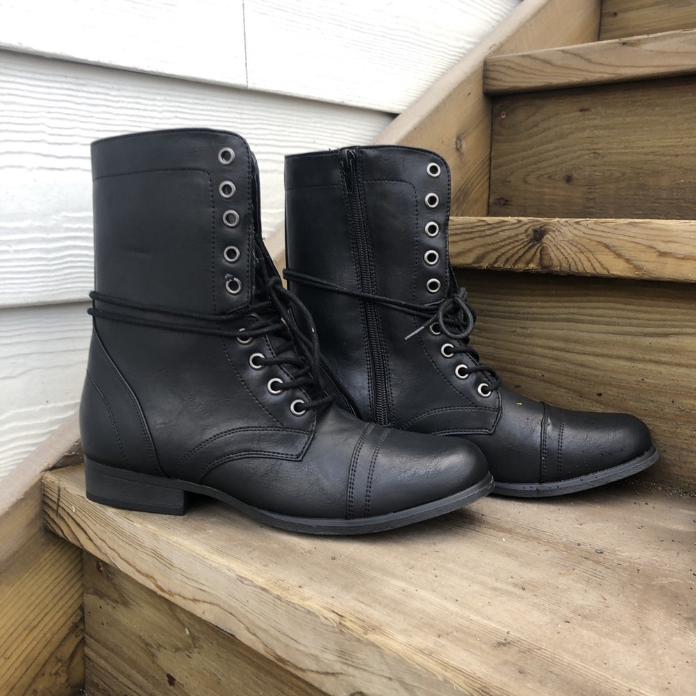 Steve Madden Gamer Boots
